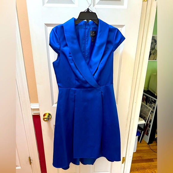 Adrianna Papell High School  stunning ultra blue high-low cocktaill dress. 👗 - Picture 3 of 17